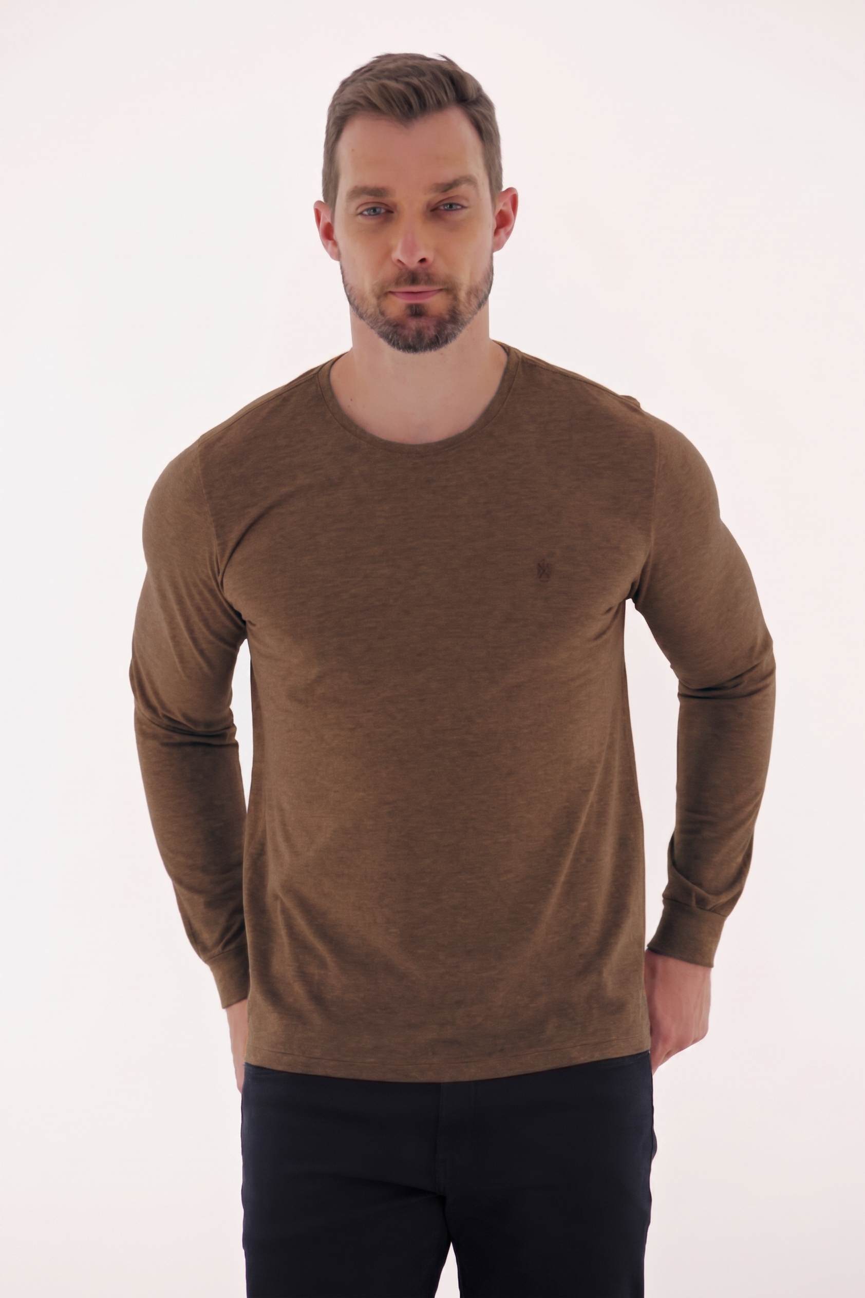 Vista lateral 5 do produto T-Shirt Básica Manga Longa Masculina